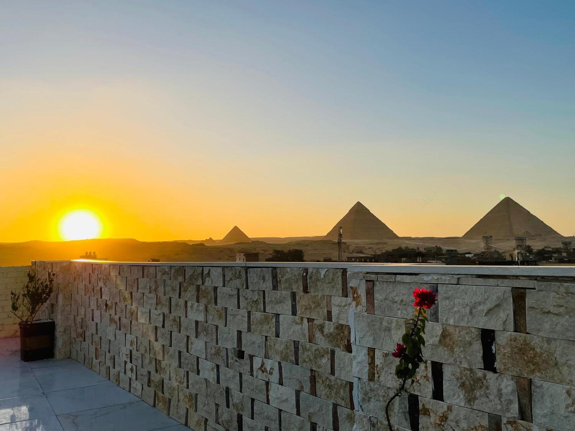 Golden Mask Pyramids Inn Kafret el-Gabal Esterno foto