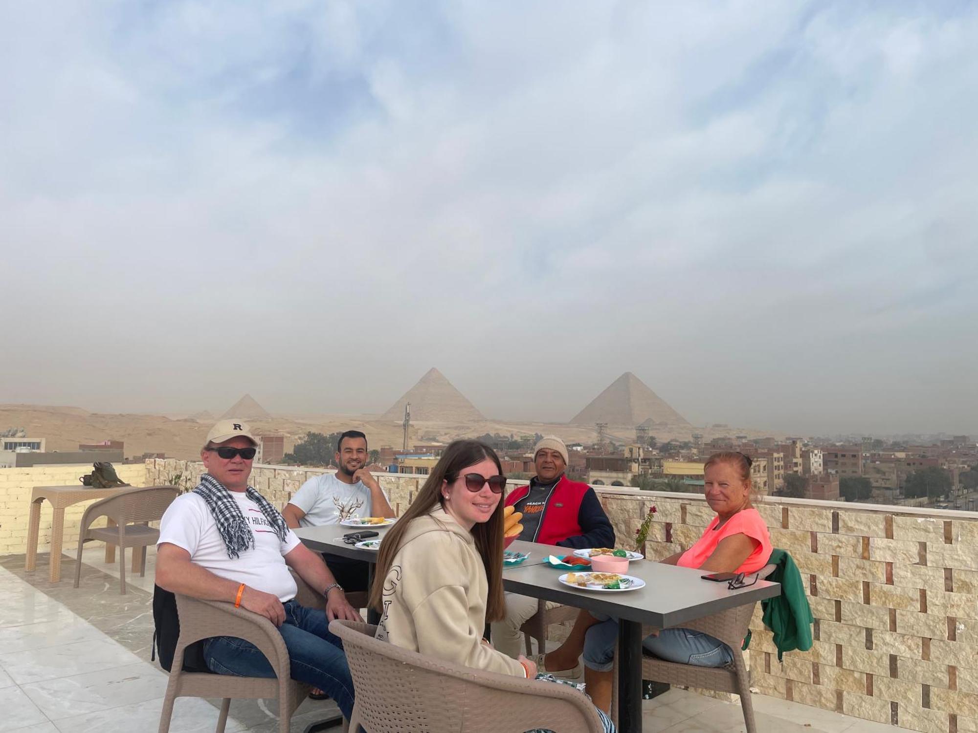 Golden Mask Pyramids Inn Kafret el-Gabal Esterno foto